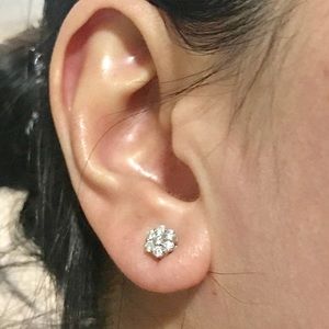 14k White gold diamond earrings
